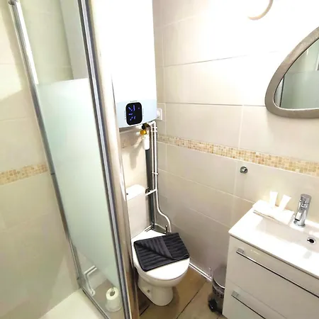 Apartment Le Petit Palais Au Calme Proche Metro/tram • Wifi